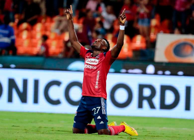 Díber Cambindo marcó el gol que le dio el triunfo al cuadro rojo. FOTO: CARLOS VELÁSQUEZ 