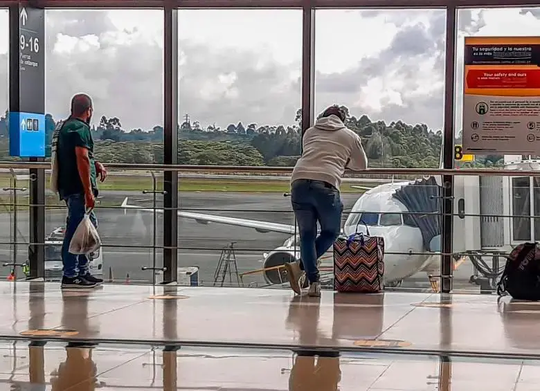 Usualmente esos dispositivos electrónicos pueden cargar varias veces un celular e incluso computadores portátiles. Foto: Juan Antonio Sánchez, EL COLOMBIANO 