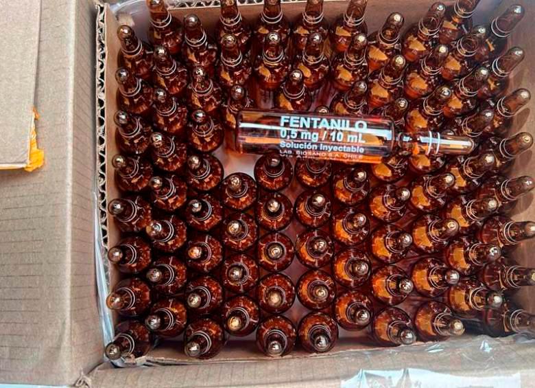 Caja en la que iban empacadas las ampolletas de fentanilo incautadas en Medellín. FOTO: CORTESÍA.