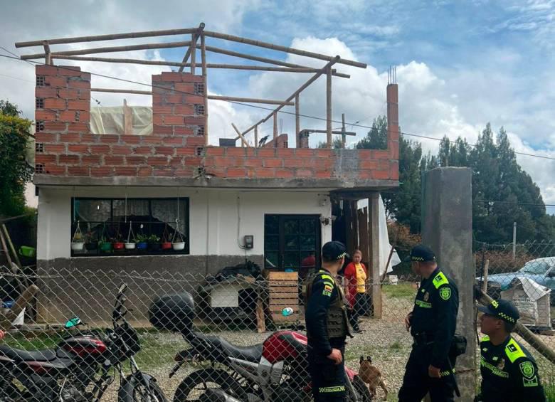 Este lunes 29 de mayo continúa demolición de viviendas notificadas en Santa Elena. Foto: Manuel Saldarriaga. 