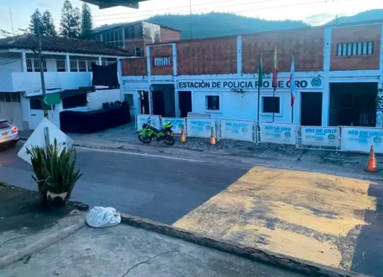Esta fue la estación de Policía donde ocurrió el ataque. FOTO CORTESÍA