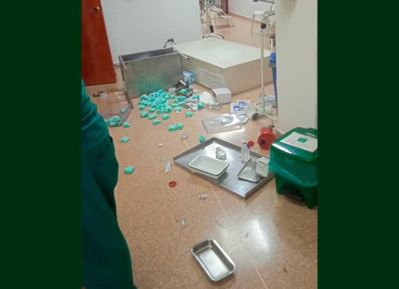 Así quedó la sala de urgencias del Hospital San Francisco de Asis, de San Francisco, Antioquia. FOTO: CORTESÍA