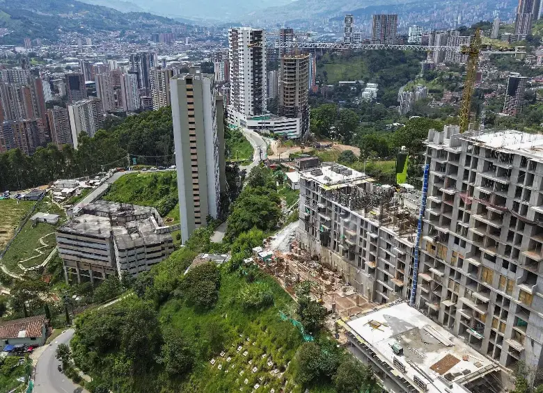 La encrucijada de Medellín: alto déficit de vivienda, suelo caro y poca construcción VIS.