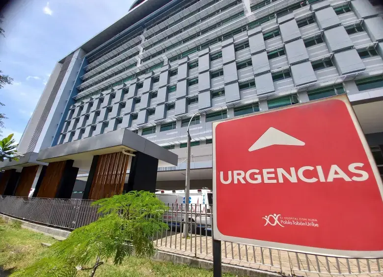 No solo son cierres. Las salas de urgencias en varios hospitales, como el Pablo Tobón Uribe, han estado colapsadas al 250%. <b>Foto: </b>Mauricio Palacio.