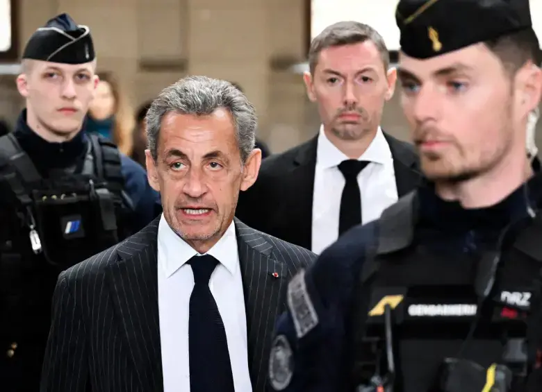 Nicolas Sarkozy fue condenado este jueves 25 de septiembre de 2025 a 5 años de prisión por asociación ilícita. FOTO: AFP