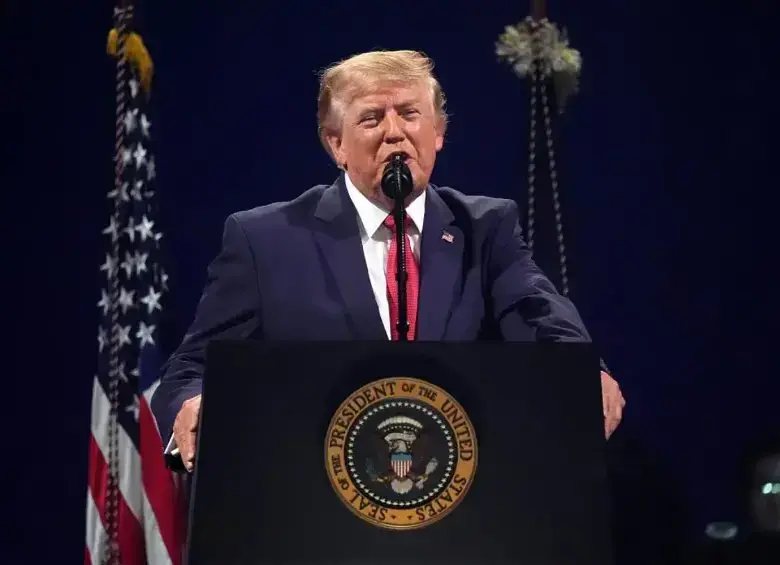 Trump indemniza con USD 5 millones a escritora por agresión sexual y difamación. FOTO: AFP