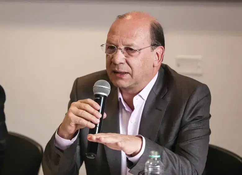 El ministro de Hacienda, Germán Ávila, anunció un paquete de medidas tributarias que el Gobierno implementará en el marco de la declaratoria de emergencia económica. FOTO: Cortesía