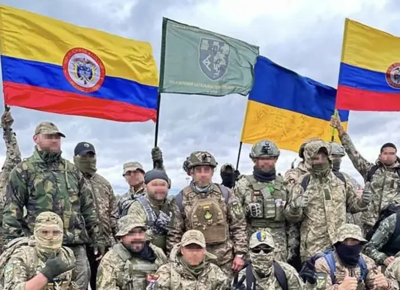 A través de redes sociales se han conocido fotografías de mercenarios colombianos y de otros países en aquella guerra. FOTO: REDES SOCIALES.