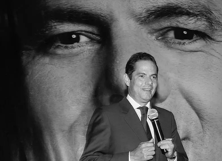 Familiares, dirigentes políticos y ciudadanos acompañan en Bogotá las honras fúnebres del exvicepresidente Germán Vargas Lleras. 
