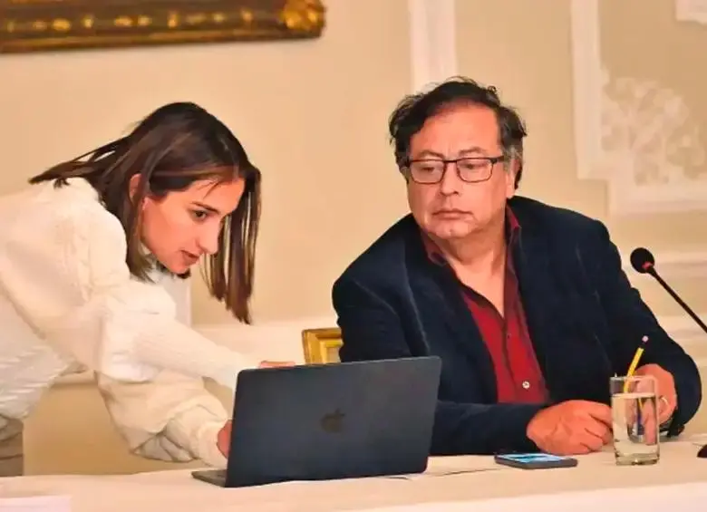 La canciller Laura Sarabia renunció en medio de diferencias con el propio jefe de Estado por eventuales contratos frente a la expedición de los pasaportes. “No se trata de diferencias menores”, dijo la saliente ministra. FOTO: PRESIDENCIA