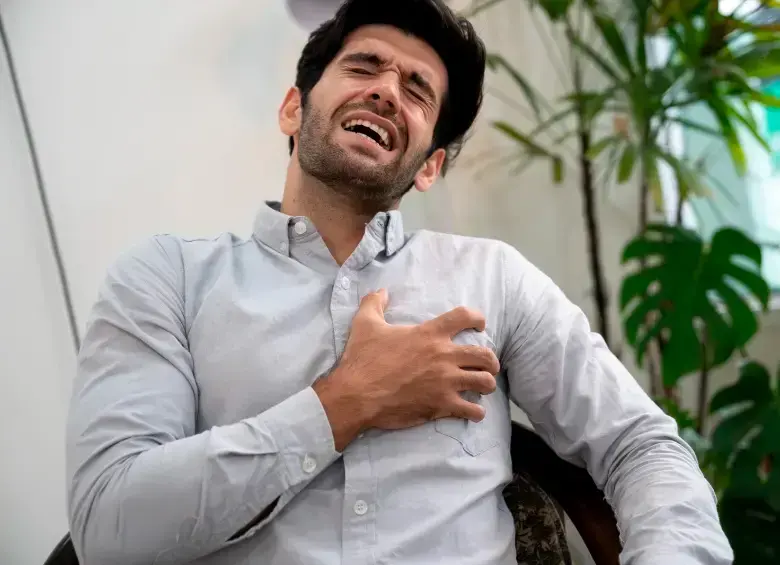 El síndrome de corazón roto afecta mayormente a mujeres, pero los hombres tendrían tasas de mortalidad más altas. FOTO Getty