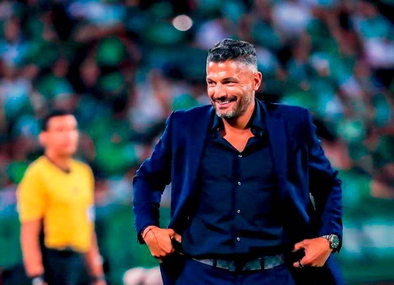 El entrenador Javier Gandolfi llegó a Nacional en enero del 2025, después de la salida sorpresiva de Efraín Juárez de la dirección técnica del club. FOTO: MANUEL SALDARRIAGA