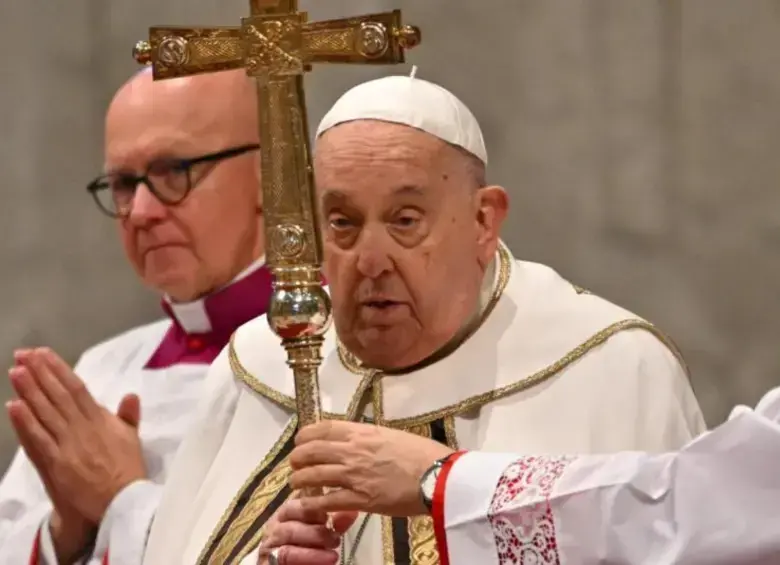 El papa Francisco hará su primera aparición en público tras una mejoría desde su hospitalización en el Gemelli de Roma. FOTO: AFP