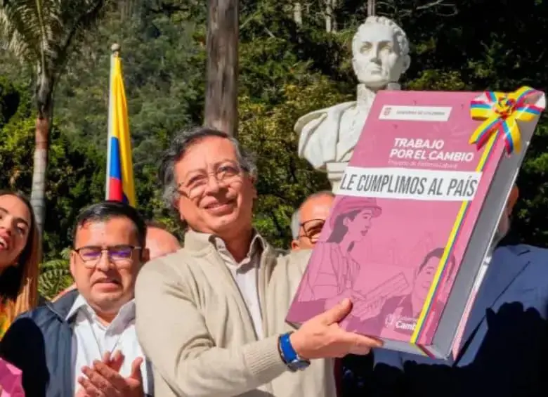El presidente Gustavo Petro impulsa la implementación de la reforma laboral con la expedición de cuatro decretos que reglamentan la formalización del trabajo en sectores culturales y sindicales.FOTO: Presidencia de Colombia. 