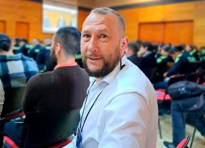 El mandatario habría omitido el deber de verificar que la persona a contratar cumpliera con todos los requisitos de idoneidad y experiencia. FOTO: FACEBOOK