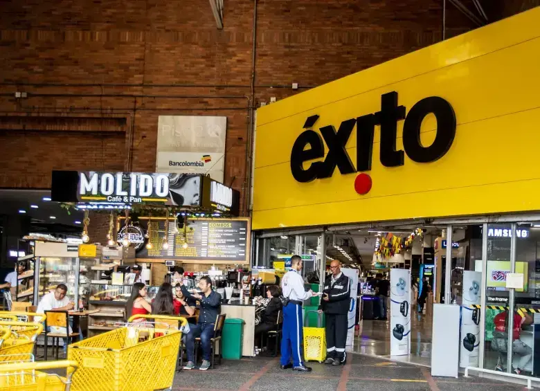 La decisión se tomó luego de las visitas de inspección realizadas en los establecimientos Éxito Calle 80, Éxito Gran Estación y en el sitio web de la empresa. Foto: Jaime Pérez