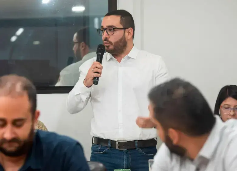 Johan Steven Londoño, exgerente de Proyectos Estratégicos, se postuló para una entidad clave del Ministerio de Hacienda. FOTO: Cortesía Alcaldía de Medellín 