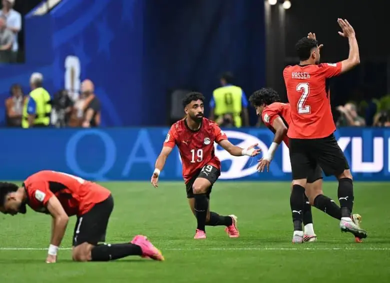 La anulación del primer gol de Mostafa Ziko desató la polémica del partido y motivó las fuertes declaraciones de jugadores y cuerpo técnico egipcio tras la eliminación. FOTO: XINHUA.