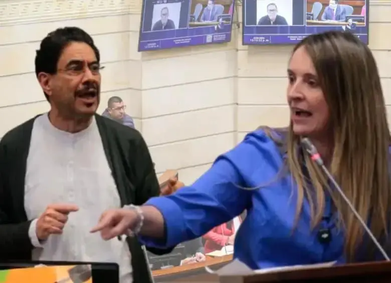 Iván Cepeda y Paloma Valencia protagonizaron un nuevo cruce de acusaciones en el Congreso en medio del ambiente preelectoral. FOTO: Colprensa.