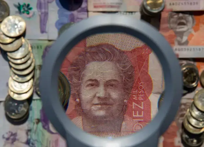 Para los analistas, no se trata solo de aumentar ingresos mediante reformas tributarias; se requiere un ajuste integral que combine medidas sobre los ingresos y el gasto público. Foto: El Colombiano