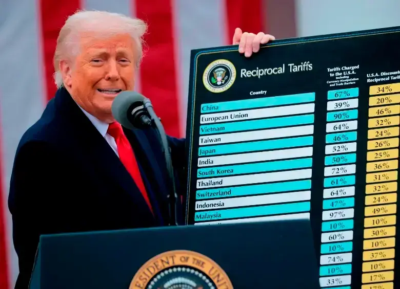 Donald Trump anunció su primer acuerdo integral con un país para librarlo de aranceles. FOTO GETTY. 