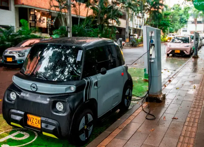Antioquia es el segundo lugar donde más se vendieron vehículos eléctricos a corte de junio. FOTO: Julio César Herrera