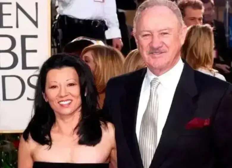 Gene Hackman y su esposa, Betsy Arakawa, compartieron una vida discreta lejos de los reflectores. Sus muertes, ocurridas con pocos días de diferencia, conmocionaron al mundo del espectáculo. FOTO: Redes sociales