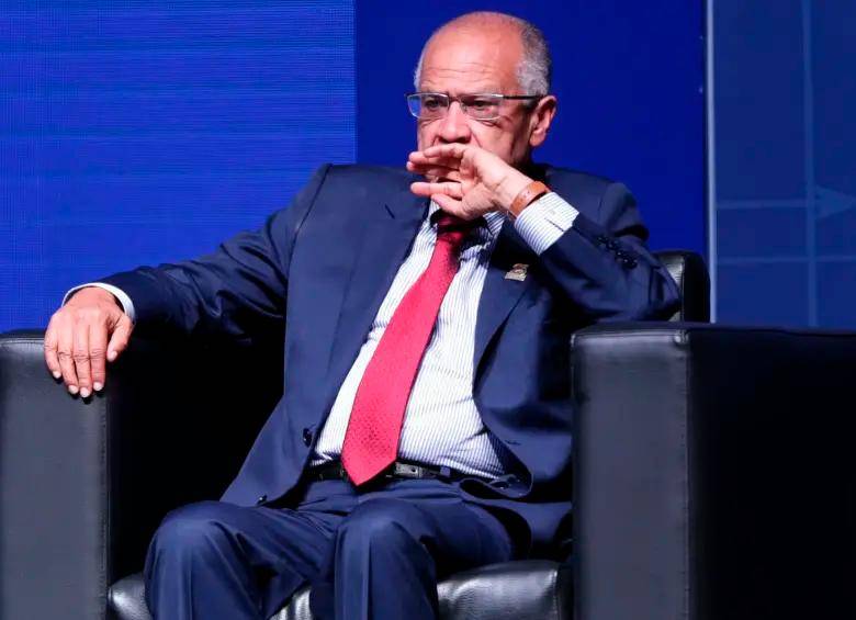 Gómez reclama que, “en un solo acto arbitrario” el presidente desconoció la autoridad del Senado, de la Corte y del Consejo de Estado. FOTO: COLPRENSA