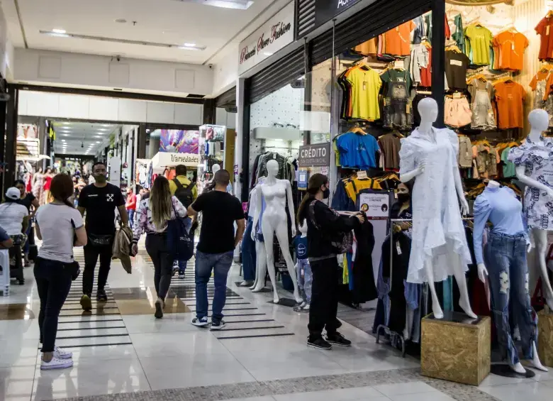 Comerciantes, restaurantes, bares, centros comerciales y marcas preparan promociones y experiencias especiales para convertir el puente festivo en el gran fin de semana para celebrar a papá. FOTO: El Colombiano.