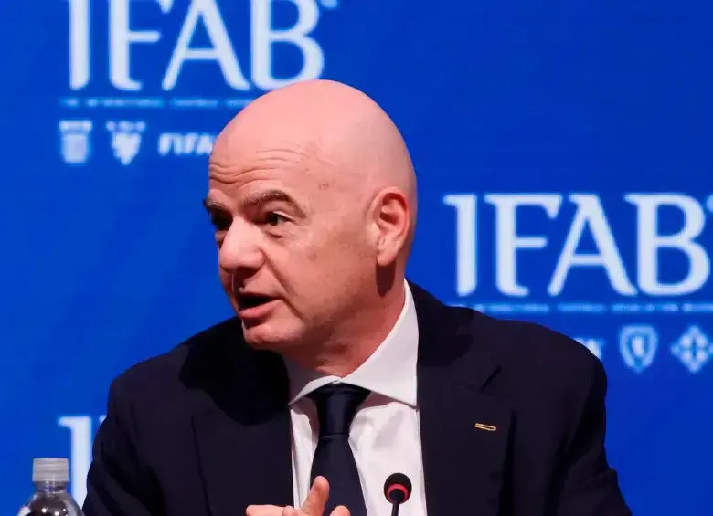 A cinco semanas del pitazo inicial del Mundial 2026, los hoteles de las ciudades sede en Estados Unidos reportan reservas por debajo de lo normal y las entradas siguen sin agotarse. Gianni Infantino, presidente de la FIFA, está en medio del debate. FOTO: IG Gianni Infantino.