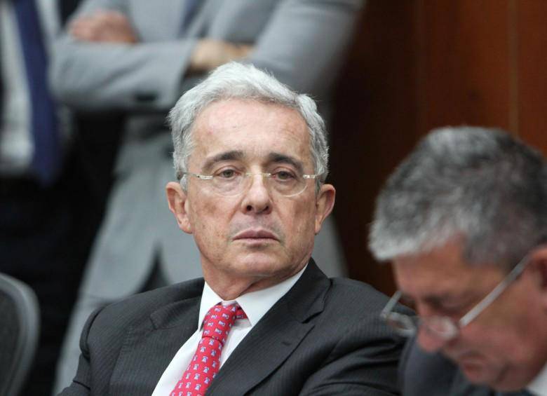 El expresidente Álvaro Uribe irá a juicio y su defensa tiene el tiempo de un año para controvertir la teoría del caso. FOTO: Álvaro Tavera 