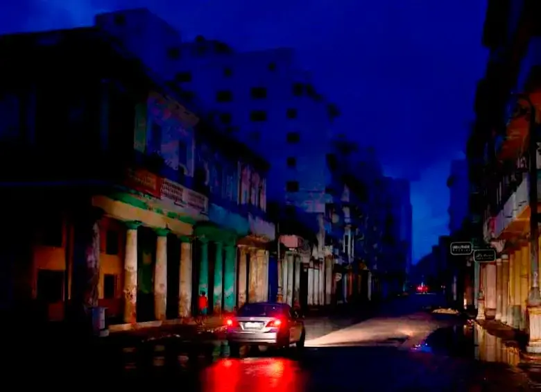Cuba ha vivido apagones en las últimas semanas, que han levantado las alertas de organismos internacionales. FOTO AFP