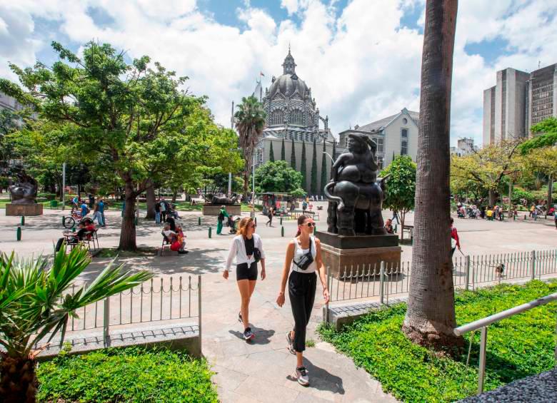 El gasto diario promedio de los colombianos en el exterior subió 11,9% con una cifra de US$122,3, ya que en 2023 era de US$109,3. FOTO ESNEYDER GUTIÉRREZ. 