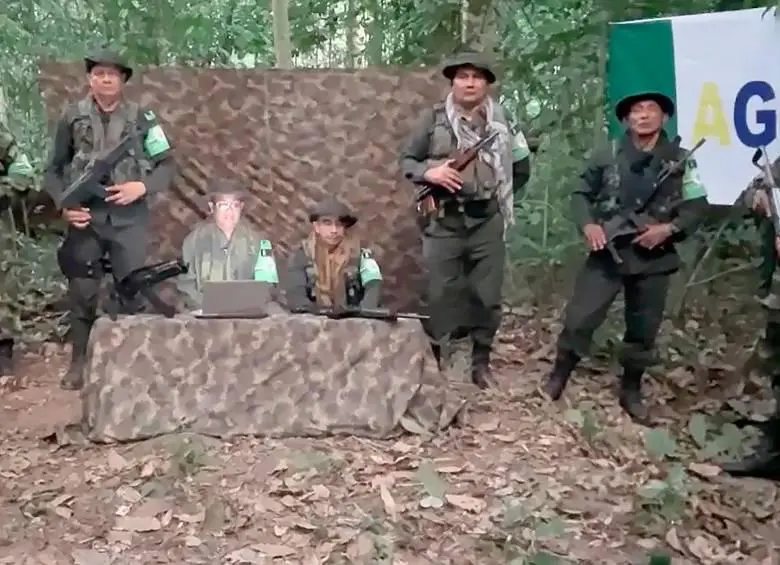 Foto reciente de alias Gonzalito (sentado a la derecha).