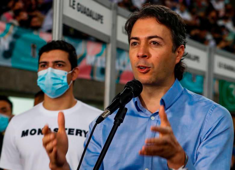 Alcalde supendido de Medellín, Daniel Quintero, recoge plata para su defensa a través de una colecta en Vaki. FOTO Manuel Saldarriaga