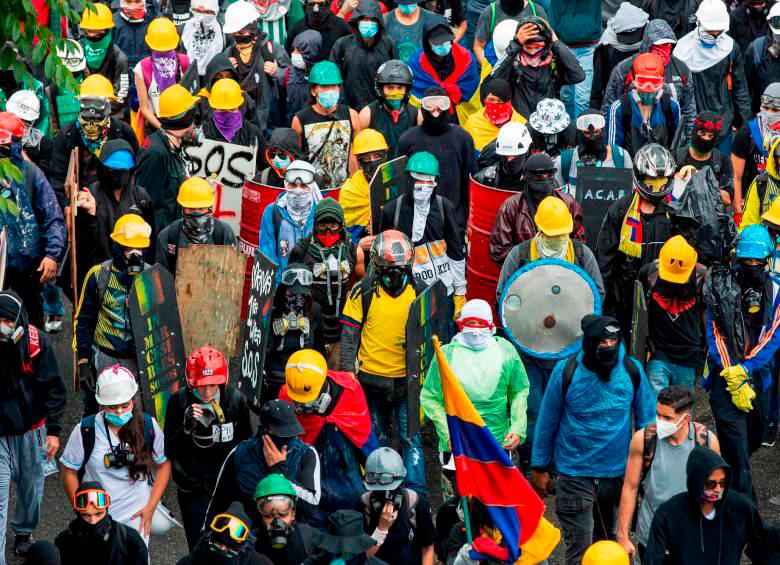 En diciembre pasado, el presidente Petro anunció un polémico aguinaldo para excarcelar a procesados por delitos durante el Paro Nacional de 2021, entre ellos, integrantes de la Primera Línea. FOTO: MANUEL SALDARRIAGA