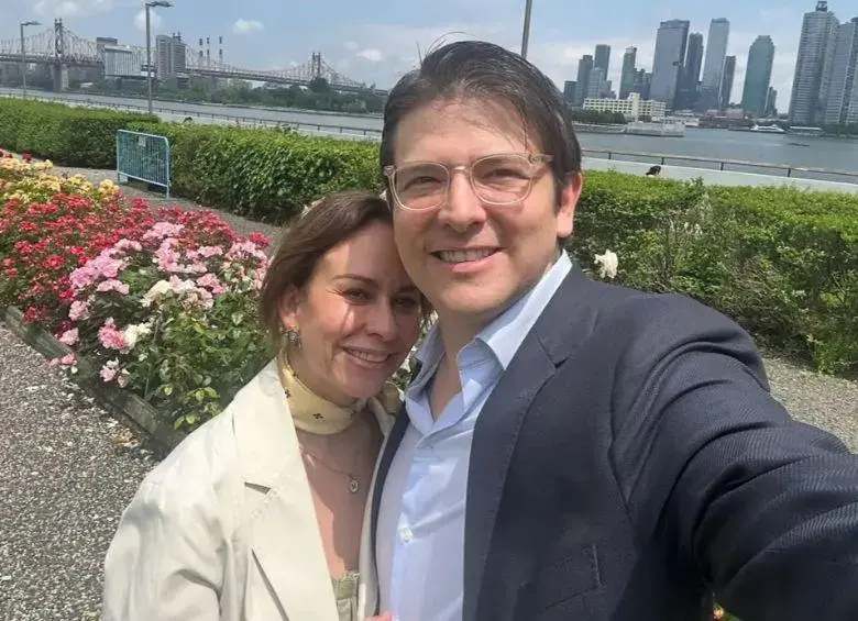 “Dio un paso pequeño más”: esposa de Miguel Uribe tras nueva cirugía