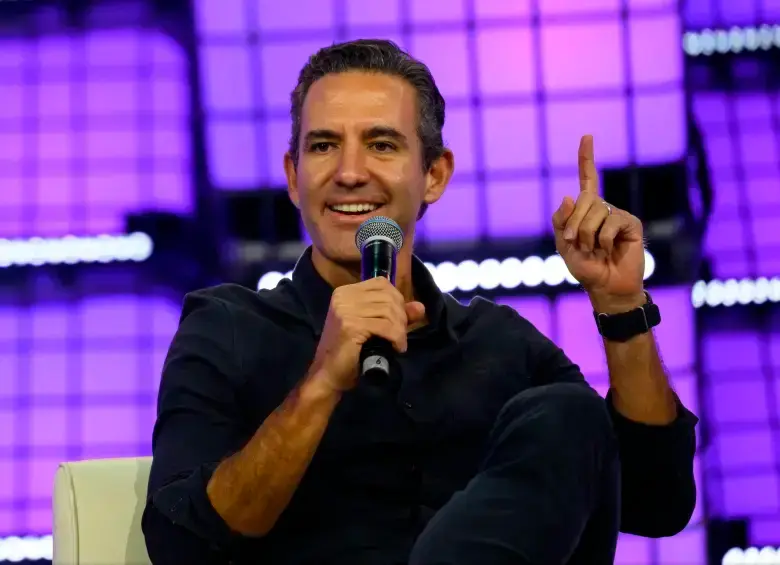 David Vélez anunció una donación de $100.000 millones para apoyar a los colombianos afectados por la emergencia, en un gesto de solidaridad con las comunidades damnificadas. FOTO AFP