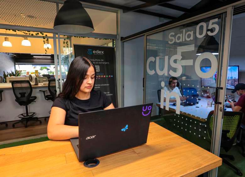 A veces realizar trabajo desde coworkings, libera la carga de estrés y da mayor motivación por salir de la rutina. FOTO: CORTESÍA