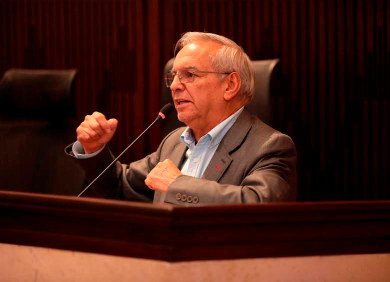 Ricardo Bonilla, ministro de Hacienda, fue el encargado de presentar y liderar la aprobación del cupo de endeudamiento. Foto: cortesía