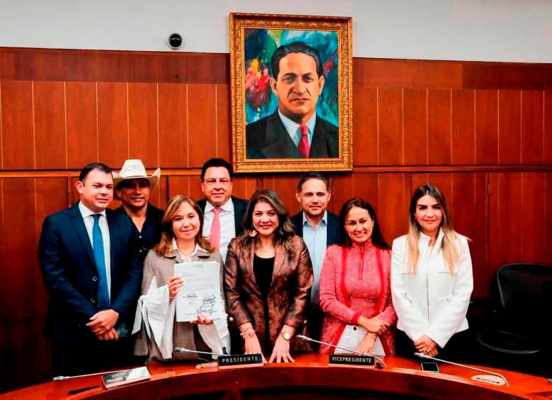 Ocho de catorce senadores de la Comisión Séptima firmaron la ponencia de archivo de la reforma a la salud. FOTO COLPRENSA