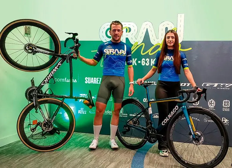 El ciclista Miquel López, de 36 años, suele hacer recorridos por las carreteras de nuestro país. Foto: Jean Rodríguez