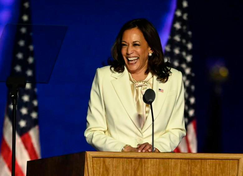 Desde el escenario del United Center, Kamala Harris logró un ambiente cargado de emoción y marcó un momento histórico para el Partido Demócrata. FOTO: AFP 