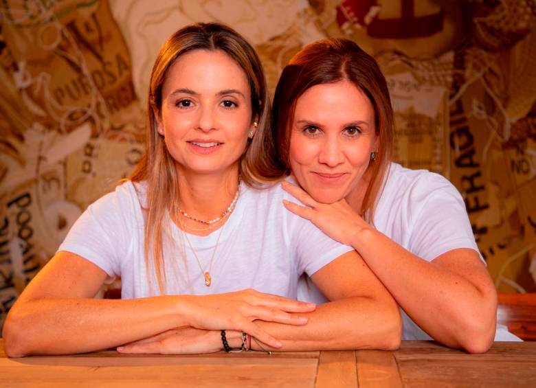 Ellas son Mariana Hinestroza y Catalina Álvarez, fundadoras de Agua Bendita. FOTO: CORTESÍA