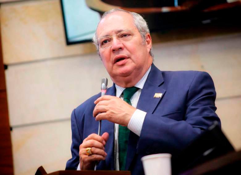 El presidente del Senado es sobrino del fallecido cacique político costeño y también presidente del Senado, José David Name Terán. FOTO: CORTESÍA