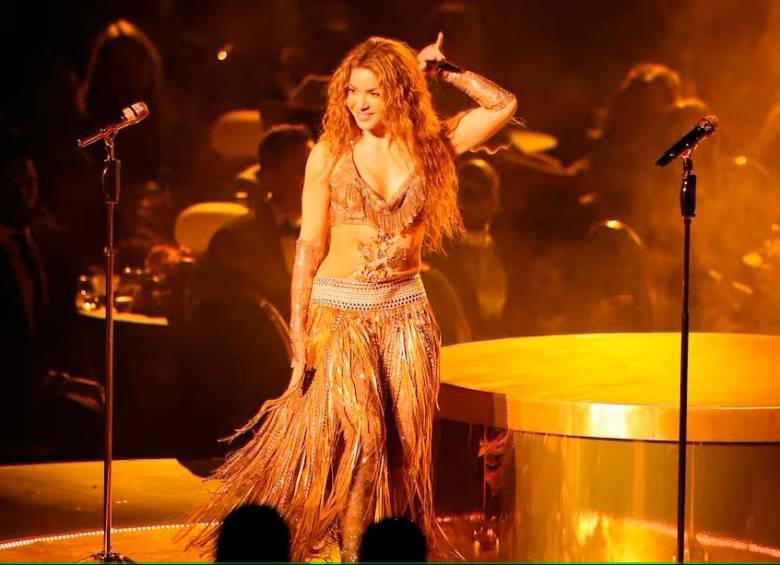 Shakira durante su presentación en los Grammy en Los Ángeles, California. FOTO: AFP