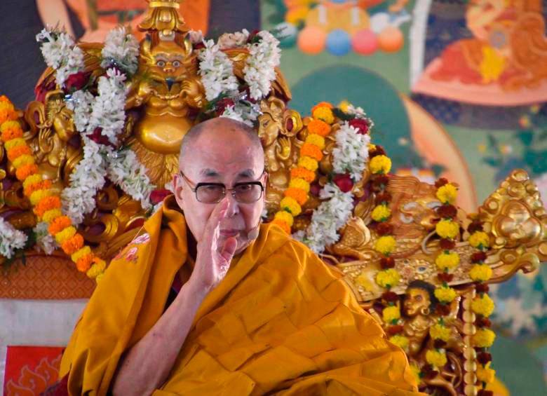 La oficina del Dalai Lama aseguró que el religioso suele hacer ese tipo de bromas. FOTO GETTY