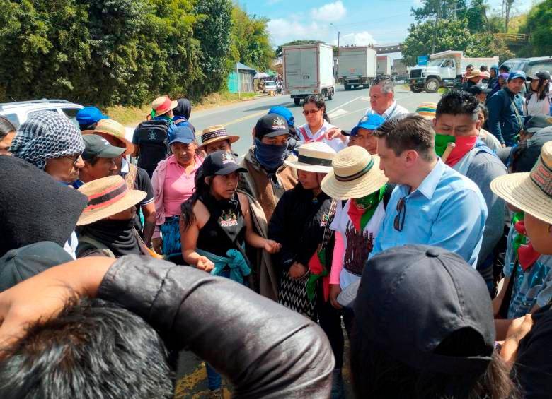Uno de los bloqueos de protesta por parte de comunidades indígenas en la vía Panamericana, en septiembre de 2022. FOTO CRIC