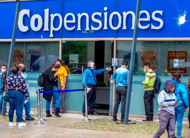 Para pensionarse en Colpensiones, actualmente se necesitan 1.300 semanas. FOTO: CORTESÍA