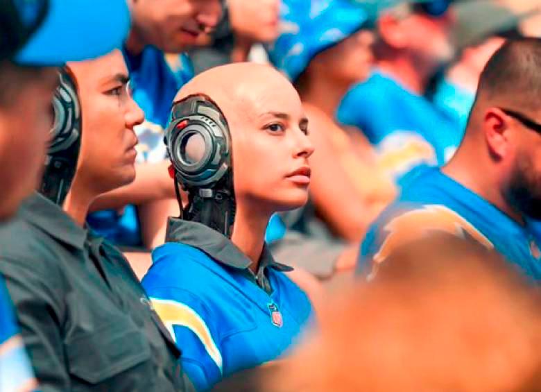 Robots humanoides que estuvieron en un partido del National Football League (NFL) en Estados Unidos. FOTO CORTESÍA